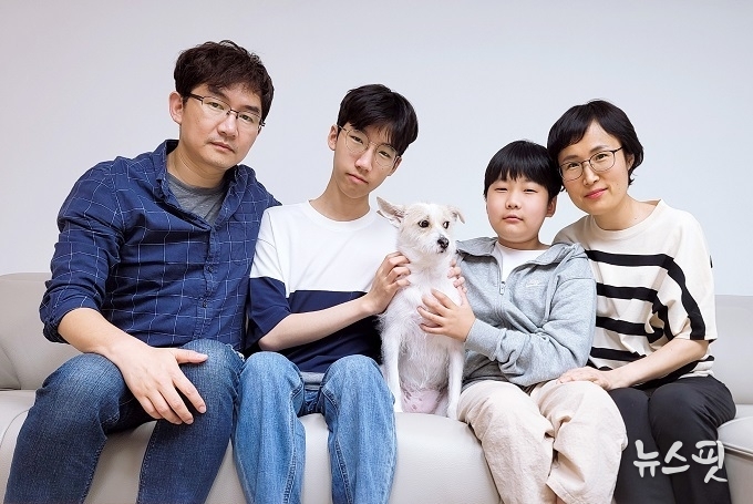 수지구 상현동 이자영씨 가족은 1년 전 유기동물 제트를 반려가족으로 맞았다.(용인시 제공)