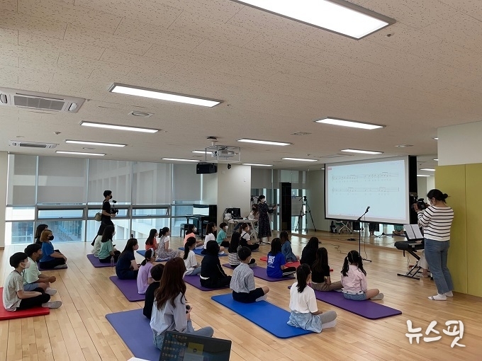 서울대 남부교육장에서 진행 중인 스누콤 초등뮤지컬 수업