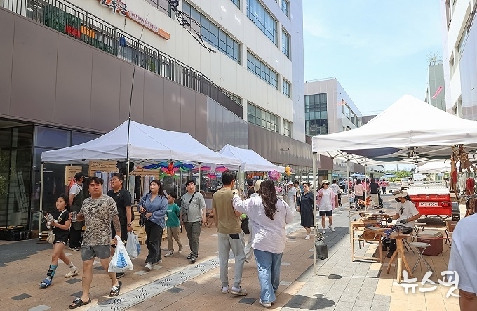 거북섬 아쿠아펫랜드에서 열린 2025 핸드메이드 인 거북섬 축제 현장.(시흥시 제공)