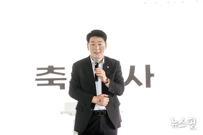동탄 호수 한마당 배정수 의장 축사 모습.(화성특례시의회 제공)