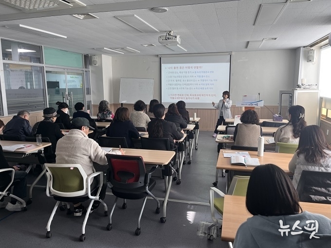 13일 돌봄제공인력 대상 약물복용 지도방법 교육 현장