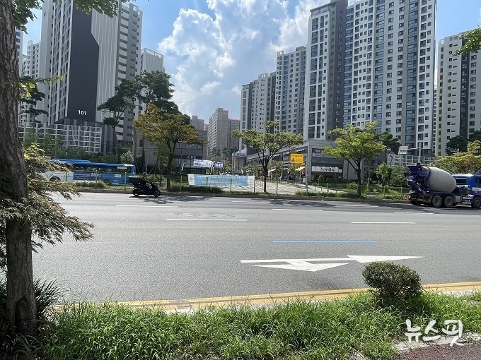 경수대로 평촌어바인퍼스트 앞 횡단보도 신설 전.(안양시 제공)