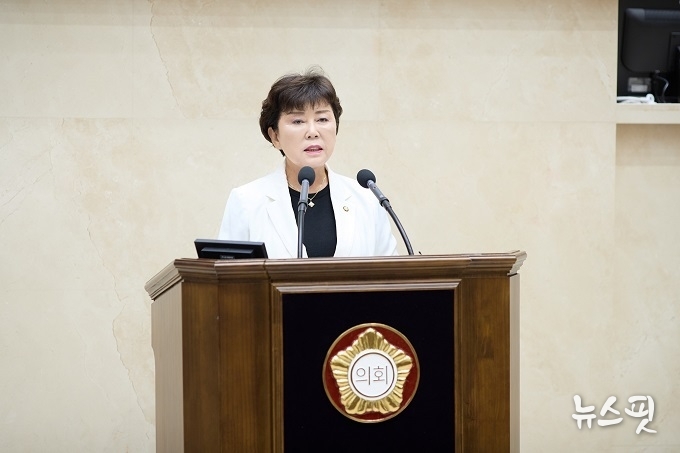 김상수 의원이 27일 열린 제293차 제1회 정례회 제3차 본회의에서 시정 질문을 하고 있다.(사진=용인특례시의회)