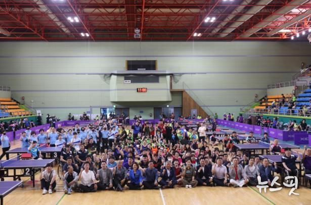 광명시장애인체육회가 주최하고 광명시장애인탁구협회에서 주관한 ‘제6회 광명시장배 전국장애인탁구대회’가 지난 8일 광명시민체육관에서 개최됐다.