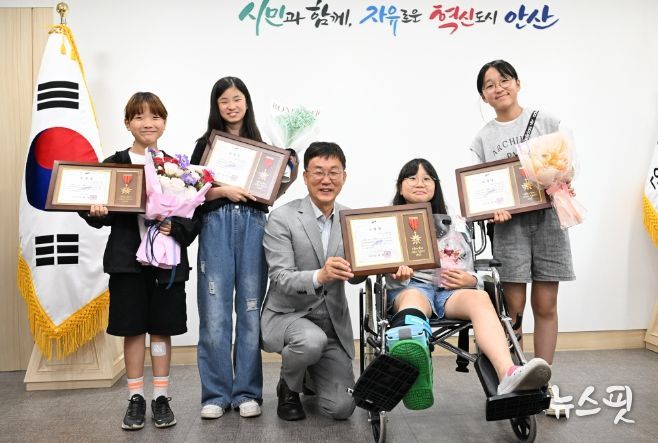 안산시, 넘어진 수레 힘 나눈 초교생… 잔잔한 감동에 모범 시민 표창
