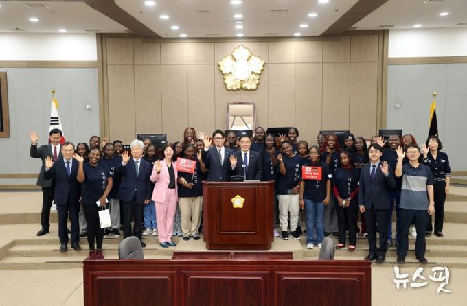 케냐메리힐 고등학생 수원특례시의회 견학