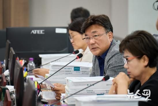 경기도의회 최만식 의원, 교육감 취임 후 5번째 조직개편... 명칭 변경에만 수억 원