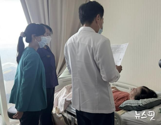 찾아가는 경기도 화성시 돌봄의료센터 관계자들이 찾아가는 자살예방 서비스를 제공하고 있다.(화성시 제공)
