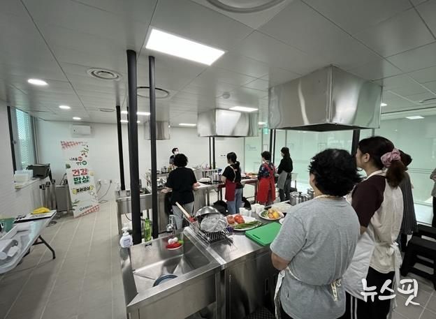 만성질환 위험 낮추는 건강한 한 끼… 파주시 운정보건소 요리교실 큰 호응