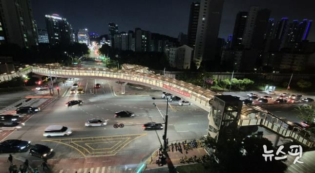 수원시 영통구, 호수공원육교 새 단장 완료