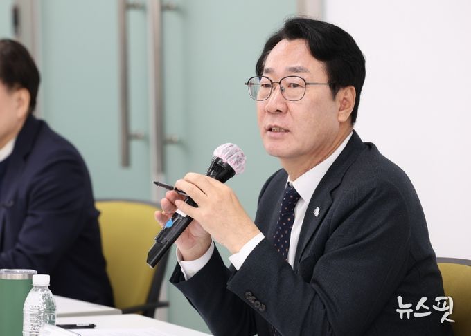 정명근 화성특례시장이 4일 화성특례시 AI 자문단 위촉식에서 발언하고 있다.(화성시 제공)