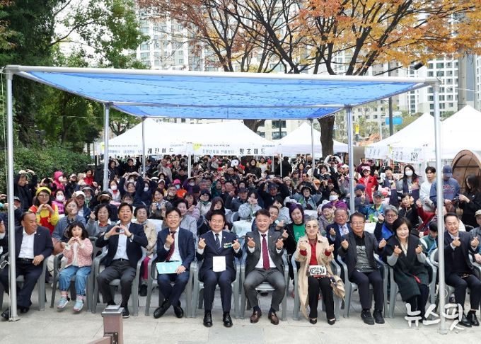 광명시 철산2동 축제추진위원회는 지난 8일 지역주민 300여 명이 참석한 가운데 ‘제13회 어울림 한마당 축제’를 마쳤다.
