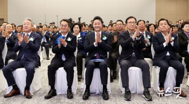 김진경 의장, NH농협은행 경기본부 신사옥 준공식 참석...경기도 금융과 농업 발전의 구심점 역할 당부