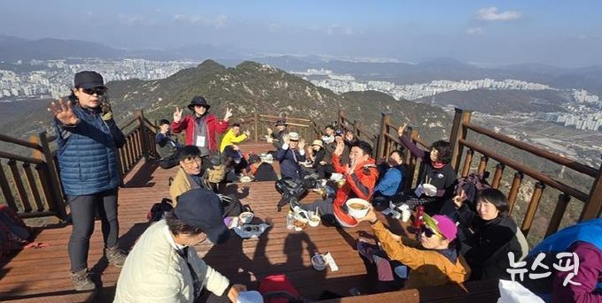 의정부시, 수락산 기차바위 전망대 및 쉼터 조성 완료…시민에 전면 개방