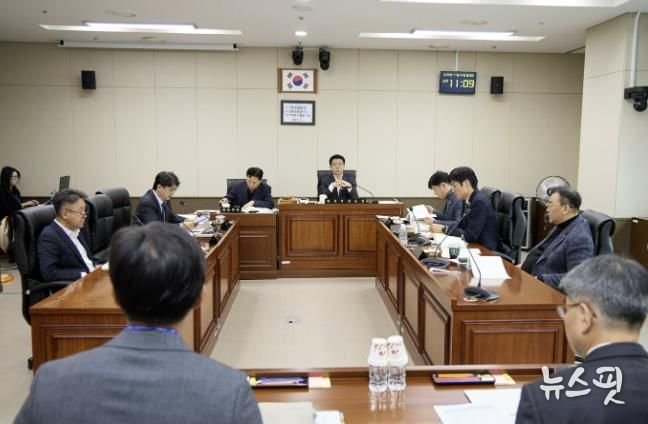 용인특례시의회 도시건설위원회, 행정사무감사 8일차-푸른공원사업소, 차량등록사업소 행정사무감사 실시