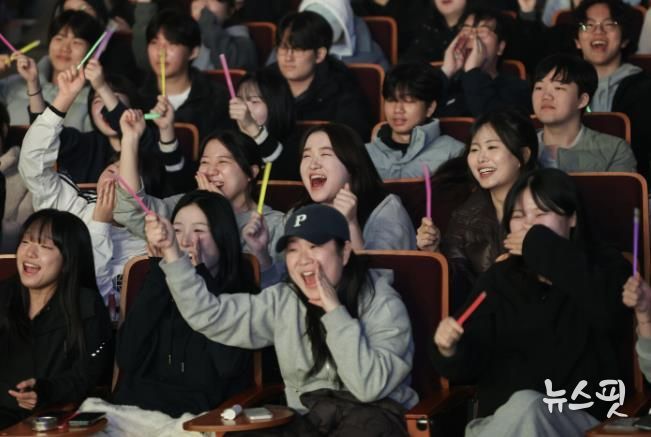 의왕 고3 청소년 힐링콘서트 <#OFF DAY>, 성공적 개최