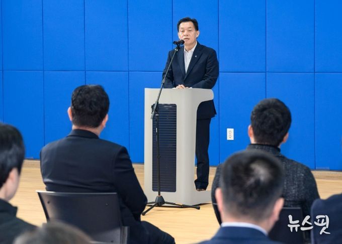 이재준 시장이 준공식에서 축사를 하고 있다.