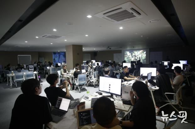 ‘AI영상교육센터부천’에서 AI 활용 영상 제작 강의가 이뤄지고 있다.