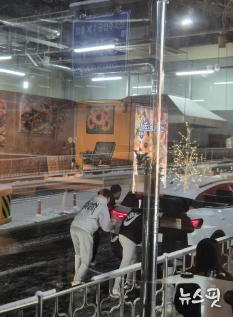 제보자가촬영해국민신문고에올린선행학생들