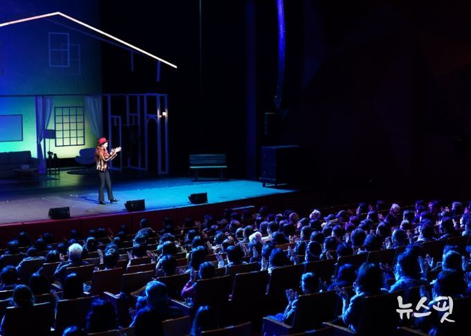 구리문화재단, 연극 <분홍립스틱> 공연 성료