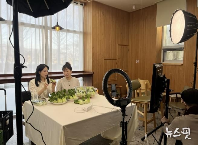 용인특례시는 최근 용인시농업기술센터에서 청년농업인을 대상으로 ‘2025년 라이브커머스 교육’을 했다