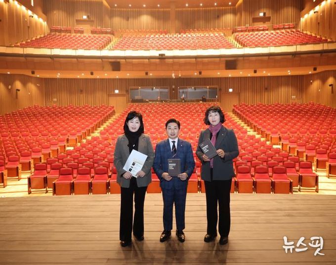 문복위 위원 현장점검 기념 사진