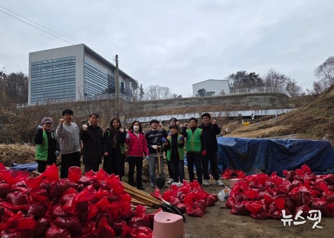 남양주시 오남읍, 제설용 모래주머니 500개 추가 제작…겨울철 안전 대응 강화