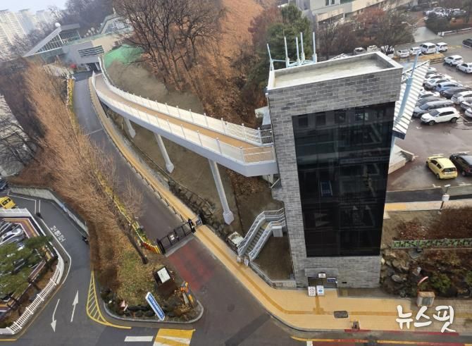 그림책꿈마루외부승강기