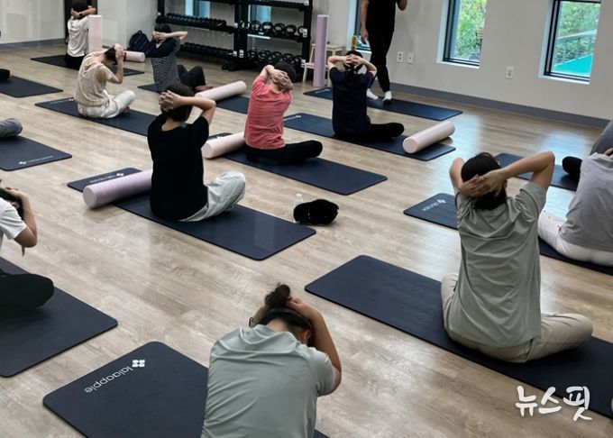 소하건강생활지원센터에서 '건강채움 운동교실'을 진행하고 있다.