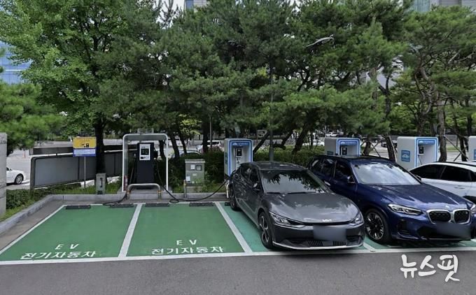 성남 분당구청 야외 주차장 전기차 충전 구역