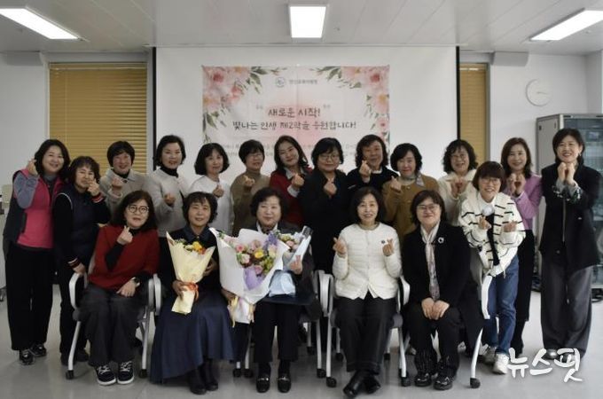 안산교육지원청, 2026년 2월 말 정년퇴직 교육공무직원 유공 표창 전수식 개최