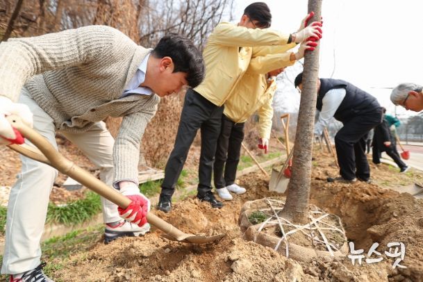 식목일 나무심기 행사